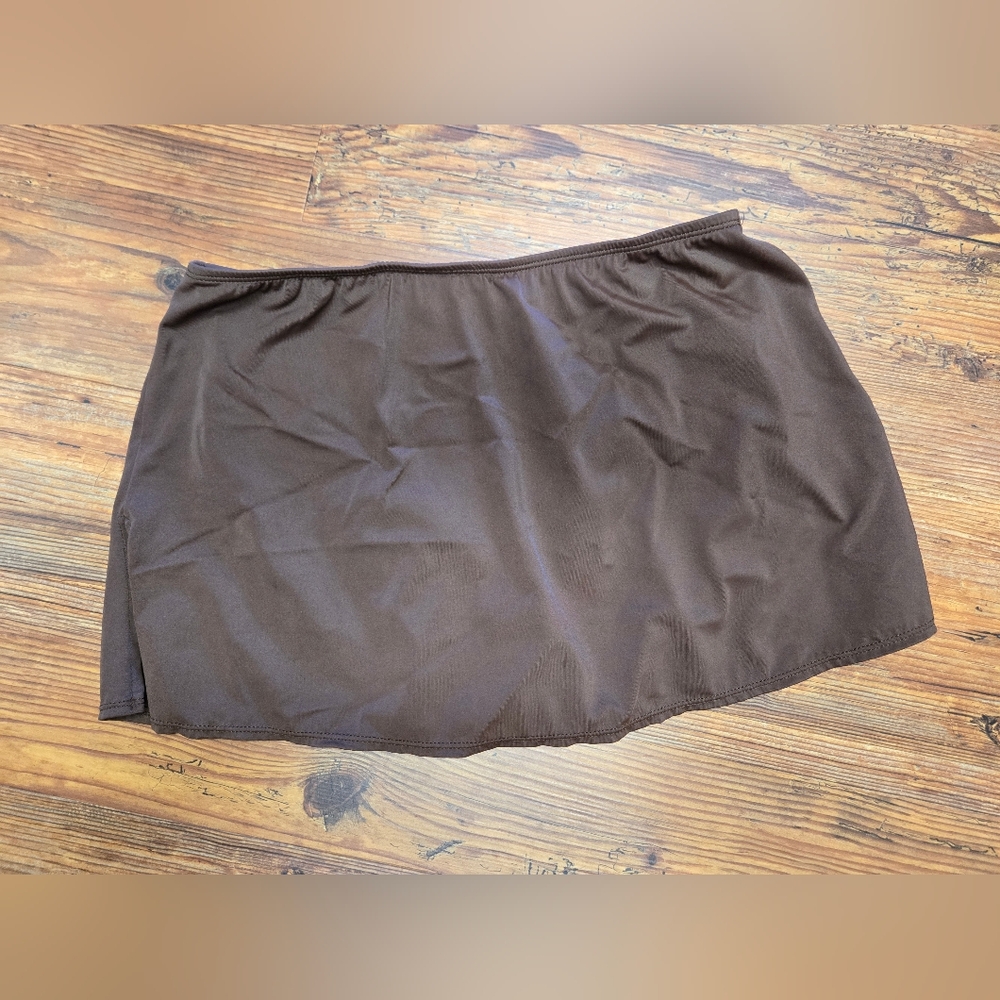 Brown Swim Skirt M pristine beach boat summer vacay pool